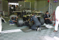 Tecto-San Classic Kunststoff Fliese als Garagenboden im Motorsport