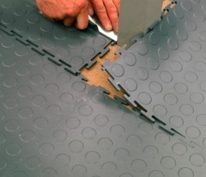Sind die Flexi-Tile Fliesen leicht zu schneiden?